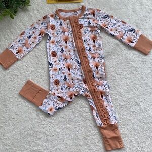 NWT Laree & Co. Girls Bamboo Floral Ruffle Convertible Footie 6-9M Peach/Tan